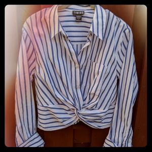 Long sleeve knot crop top